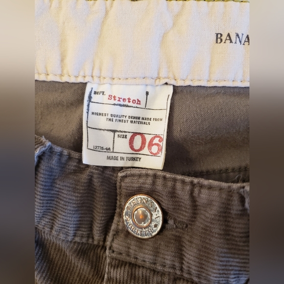 Banana Republic Vintage women's corduroy cropped pants. - Picture 3 of 6